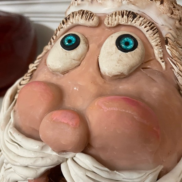 Santa Sculpture in natural gourd - Picture 2 of 8